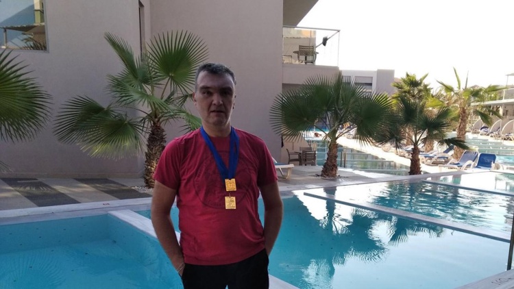 &Alpha;&nu;&alpha;&kappa;&omicron;ί&nu;&omega;&sigma;&epsilon; &Gamma;&kappa;&omicron;&upsilon;&rho;&gamma;&kappa;&omicron;ύ&lambda;&iota;&alpha; &omicron; &Pi;&alpha;&nu;&alpha;&theta;&eta;&nu;&alpha;ϊ&kappa;ό&sigmaf;