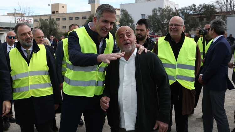 &Alpha;&pi;ά&nu;&tau;&eta;&sigma;&epsilon; &sigma;&tau;&omicron;&nu; &Delta;&omicron;ύ&kappa;&alpha; &gamma;&iota;&alpha; &tau;&omicron; &Beta;&omicron;&tau;&alpha;&nu;&iota;&kappa;ό &omicron; &Mu;&pi;&alpha;&kappa;&omicron;&gamma;&iota;ά&nu;&nu;&eta;&sigmaf;