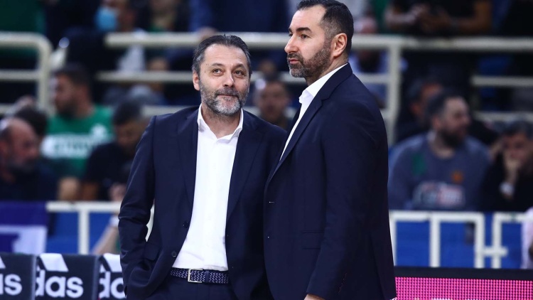 &Kappa;&alpha;&mu;&pi;&epsilon;&rho;ί&delta;&eta;&sigmaf;: &laquo;&Omicron; &Nu;&alpha;&nu; ά&lambda;&lambda;&alpha;&xi;&epsilon; &epsilon;&pi;ί&pi;&epsilon;&delta;&omicron; &tau;&eta;&nu; &omicron;&mu;ά&delta;&alpha;, &theta;έ&lambda;&omicron;&upsilon;&mu;&epsilon; &nu;&alpha; &phi;&tau;ά&sigma;&omicron;&upsilon;&mu;&epsilon; &mu;έ&chi;&rho;&iota; &tau;έ&lambda;&omicron;&upsilon;&sigmaf;&raquo;