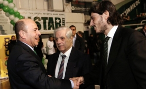 &Tau;&alpha; &lambda;έ&nu;&epsilon; &tau;&eta;&nu; &epsilon;&rho;&chi;ό&mu;&epsilon;&nu;&eta; &epsilon;&beta;&delta;&omicron;&mu;ά&delta;&alpha; &Gamma;&iota;&alpha;&nu;&nu;&alpha;&kappa;ό&pi;&omicron;&upsilon;&lambda;&omicron;&sigmaf;-&Alpha;&lambda;&alpha;&phi;&omicron;ύ&zeta;&omicron;&sigmaf;