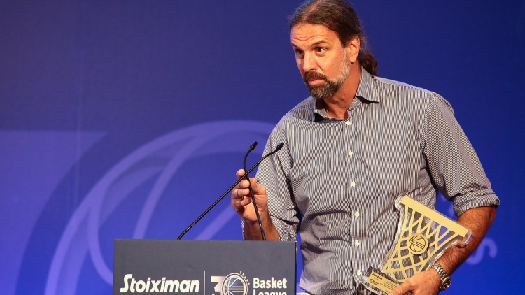 &Alpha;&lambda;&beta;έ&rho;&tau;&eta;&sigmaf;: &laquo;&Omega;&sigmaf; &Pi;&alpha;&nu;&alpha;&theta;&eta;&nu;&alpha;ϊ&kappa;ό&sigmaf; &kappa;&alpha;&tau;&alpha;&phi;έ&rho;&alpha;&mu;&epsilon; &alpha;&upsilon;&tau;ό &pi;&omicron;&upsilon; έ&pi;&rho;&epsilon;&pi;&epsilon;&raquo;