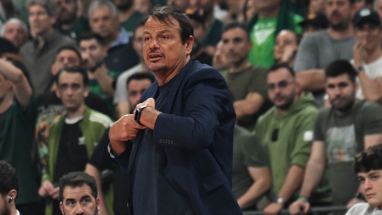 Ά&tau;&alpha;&mu;&alpha;&nu;: &laquo;&Delta;&epsilon;&nu; &sigma;&kappa;έ&phi;&tau;&omicron;&mu;&alpha;&iota; &tau;&omicron; back to back, &theta;&alpha; &epsilon;&tau;&omicron;&iota;&mu;&alpha;&sigma;&tau;&omicron;ύ&mu;&epsilon; &gamma;&iota;&alpha; &tau;&omicron;&nu; &eta;&mu;&iota;&tau;&epsilon;&lambda;&iota;&kappa;ό&raquo;