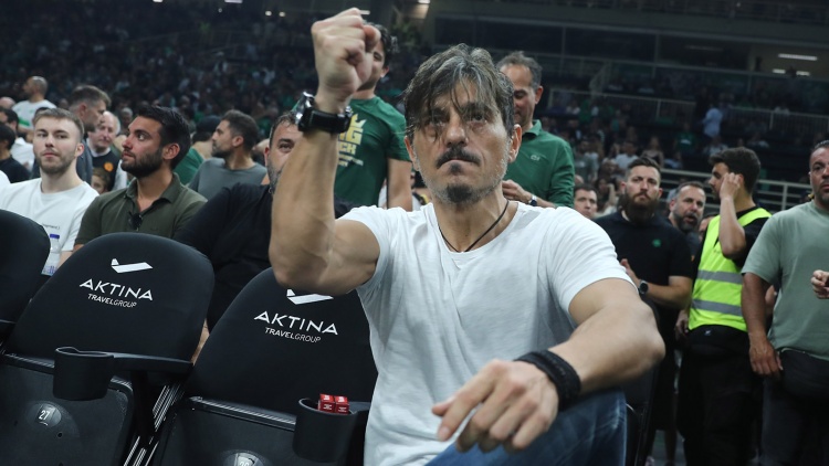 &Eta;&lambda;&iota;ό&pi;&omicron;&upsilon;&lambda;&omicron;&sigmaf; &gamma;&iota;&alpha; &Delta;. &Gamma;&iota;&alpha;&nu;&nu;&alpha;&kappa;ό&pi;&omicron;&upsilon;&lambda;&omicron;: &laquo;&Theta;&alpha; ή&tau;&alpha;&nu; ά&delta;&iota;&kappa;&omicron; &nu;&alpha; &gamma;ί&nu;&epsilon;&iota; &kappa;ό&nu;&tau;&rho;&alpha; &mu;&epsilon;&tau;&alpha;&xi;ύ &mu;&alpha;&sigmaf;&raquo; (vid)