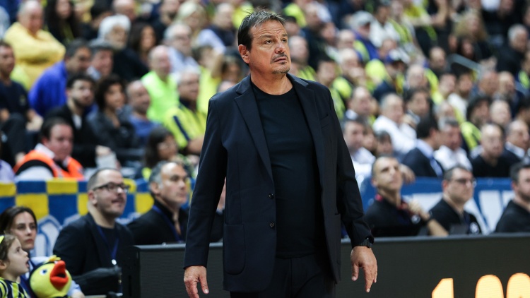 Ά&tau;&alpha;&mu;&alpha;&nu;: &laquo;&Delta;&epsilon;&nu; &sigma;&upsilon;&mu;&phi;&omega;&nu;ώ ό&tau;&iota; &omicron; &Pi;&alpha;&nu;&alpha;&theta;&eta;&nu;&alpha;ϊ&kappa;ό&sigmaf; &pi;&alpha;ί&zeta;&epsilon;&iota; ά&sigma;&chi;&eta;&mu;&alpha; &ndash; &Epsilon;&lambda;έ&gamma;&xi;&alpha;&mu;&epsilon; &tau;&omicron; &mu;&alpha;&tau;&sigmaf; &kappa;&alpha;&iota; &nu;&iota;&kappa;ή&sigma;&alpha;&mu;&epsilon;&raquo;