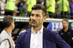 &Omicron;&upsilon;&zeta;&omicron;&upsilon;&nu;ί&delta;&eta;&sigmaf;: &laquo;&Pi;&rho;έ&pi;&epsilon;&iota; &nu;&alpha; &kappa;&epsilon;&rho;&delta;ί&sigma;&omicron;&upsilon;&mu;&epsilon;&raquo;