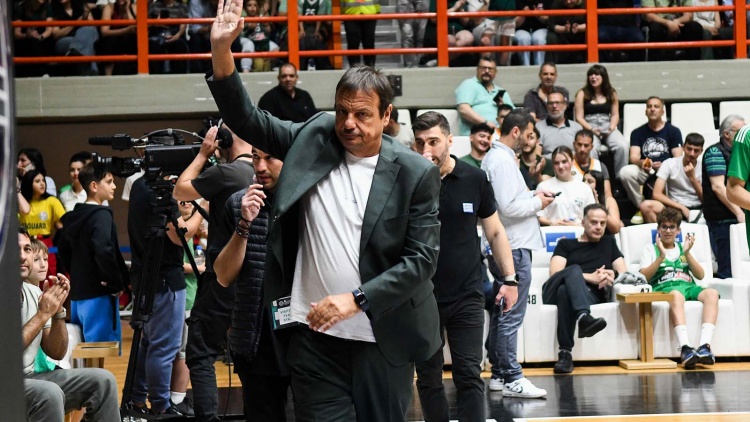 Ά&tau;&alpha;&mu;&alpha;&nu;: &laquo;&Xi;&epsilon;&kappa;&omicron;ύ&rho;&alpha;&sigma;&alpha; &tau;&omicron;&nu; &Chi;&omicron;&upsilon;ά&nu;&tau;&sigma;&omicron;, έ&chi;&epsilon;&iota; &beta;&epsilon;&lambda;&tau;&iota;&omega;&theta;&epsilon;ί &alpha;&rho;&kappa;&epsilon;&tau;ά &omicron; &Sigma;&alpha;&mu;&omicron;&nu;&tau;&omicron;ύ&rho;&omicron;&beta;&raquo;