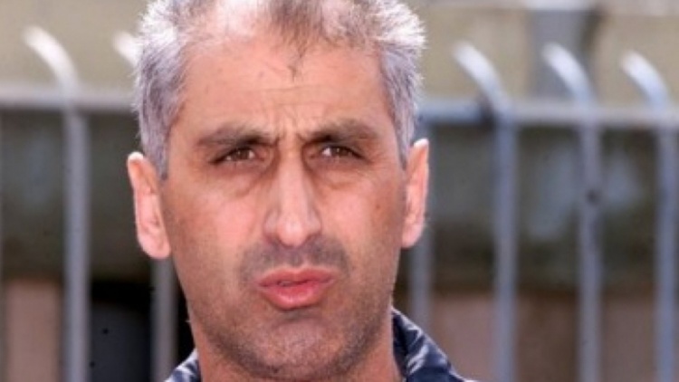 &Mu;&alpha;&upsilon;&rho;ί&delta;&eta;&sigmaf;: &laquo;&Pi;&rho;έ&pi;&epsilon;&iota; &nu;&alpha; &beta;&rho;&epsilon;&iota; ά&mu;&epsilon;&sigma;&alpha; &lambda;ύ&sigma;&eta; &omicron; &pi;&rho;&omicron;&pi;&omicron;&nu;&eta;&tau;ή&sigmaf;&raquo;