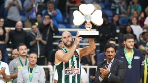 &Kappa;&alpha;&lambda;ά&theta;&eta;&sigmaf;: &laquo;&Nu;&alpha; &epsilon;&pi;&iota;&sigma;&tau;&rho;έ&psi;&omicron;&upsilon;&mu;&epsilon; &sigma;&tau;&omicron; Final-4&raquo;