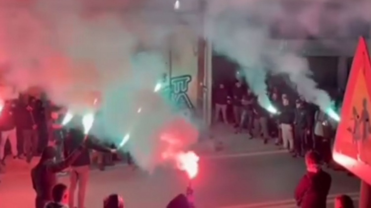 &Delta;&epsilon;&nu; &xi;έ&chi;&alpha;&sigma;&alpha;&nu; &tau;&omicron;&nu; &Mu;&iota;&chi;ά&lambda;&eta; &Phi;&iota;&lambda;ό&pi;&omicron;&upsilon;&lambda;&omicron; &omicron;&iota; &omicron;&pi;&alpha;&delta;&omicron;ί &tau;&omicron;&upsilon; &Pi;&alpha;&nu;&alpha;&theta;&eta;&nu;&alpha;ϊ&kappa;&omicron;ύ (vid)