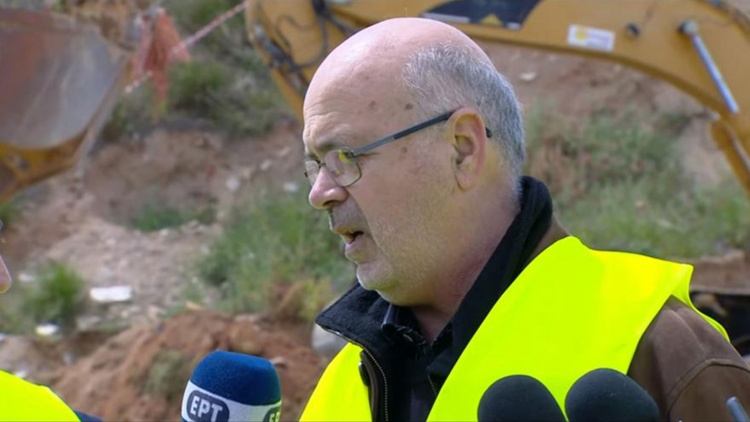 &Mu;&alpha;&lambda;&alpha;&kappa;&alpha;&tau;έ&sigmaf;: &laquo;&Epsilon;ί&nu;&alpha;&iota; &mu;ί&alpha; &iota;&sigma;&tau;&omicron;&rho;&iota;&kappa;ή &mu;έ&rho;&alpha;&raquo; (vid)