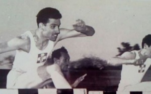 Green Legend &omicron; &Kappa;&alpha;&mu;&pi;&alpha;&delta;έ&lambda;&eta;&sigmaf;