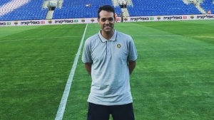 &Pi;&omicron;&gamma;&iota;ά&tau;&omicron;&sigmaf;: &laquo;&Theta;&alpha; &kappa;ά&nu;&omega; &tau;&omicron; &kappa;&alpha;&lambda;ύ&tau;&epsilon;&rho;&omicron;, ό&pi;&omega;&sigmaf; &kappa;ά&theta;&epsilon; &phi;&omicron;&rho;ά&raquo; (vid)