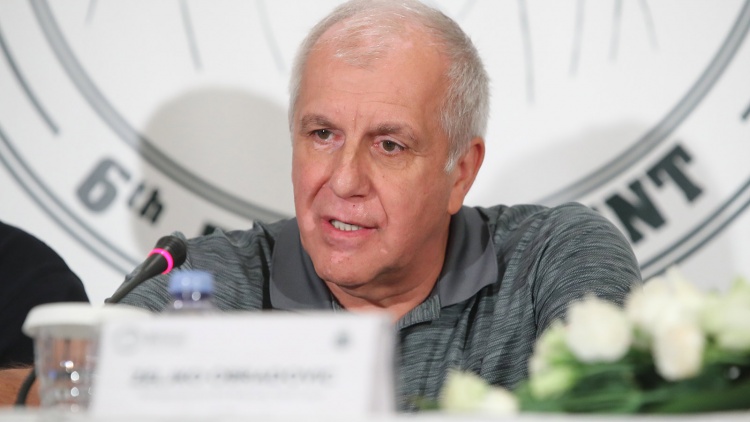 &Omicron;&mu;&pi;&rho;ά&nu;&tau;&omicron;&beta;&iota;&tau;&sigmaf;: &laquo;&Nu;&iota;ώ&theta;&omega; &mu;έ&lambda;&omicron;&sigmaf; &tau;&eta;&sigmaf; &omicron;&iota;&kappa;&omicron;&gamma;έ&nu;&epsilon;&iota;&alpha;&sigmaf; &tau;&omicron;&upsilon; &Pi;. &Gamma;&iota;&alpha;&nu;&nu;&alpha;&kappa;ό&pi;&omicron;&upsilon;&lambda;&omicron;&upsilon; - &Eta; &Alpha;&theta;ή&nu;&alpha; &epsilon;ί&nu;&alpha;&iota; &eta; &pi;ό&lambda;&eta; &mu;&omicron;&upsilon;&raquo;