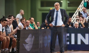 &Pi;&epsilon;&delta;&omicron;&upsilon;&lambda;ά&kappa;&eta;&sigmaf;: &laquo;&Eta; &Epsilon;&phi;έ&sigmaf; &epsilon;ί&nu;&alpha;&iota; &mu;&iota;&alpha; &kappa;&alpha;&lambda;ή &omicron;&mu;ά&delta;&alpha; &mu;&epsilon; &xi;&epsilon;&kappa;ά&theta;&alpha;&rho;&omicron;&upsilon;&sigmaf; &rho;ό&lambda;&omicron;&upsilon;&sigmaf;&raquo;