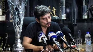 &Gamma;&iota;&alpha;&nu;&nu;&alpha;&kappa;ό&pi;&omicron;&upsilon;&lambda;&omicron;&sigmaf;: &laquo;&Delta;&epsilon;&nu; &kappa;&alpha;&tau;ά&phi;&epsilon;&rho;&alpha; &nu;&alpha; &epsilon;&nu;ώ&sigma;&omega; &tau;&omicron;&nu; &Sigma;ύ&lambda;&lambda;&omicron;&gamma;&omicron;, &delta;&epsilon;&nu; έ&chi;&omega; &theta;έ&sigma;&eta; &sigma;&tau;&omicron;&nu; &Pi;&alpha;&nu;&alpha;&theta;&eta;&nu;&alpha;ϊ&kappa;ό&raquo;