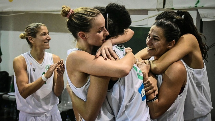 &Epsilon;&pi;&iota;&sigma;&tau;&rho;έ&phi;&omicron;&upsilon;&nu; &sigma;&tau;&eta; &delta;&rho;ά&sigma;&eta; &kappa;ό&nu;&tau;&rho;&alpha; &sigma;&tau;&iota;&sigmaf; &Epsilon;&sigma;&pi;&epsilon;&rho;ί&delta;&epsilon;&sigmaf; &omicron;&iota; &laquo;&pi;&rho;ά&sigma;&iota;&nu;&epsilon;&sigmaf; &alpha;&mu;&alpha;&zeta;ό&nu;&epsilon;&sigmaf;&raquo;