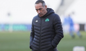 &Xi;έ&sigma;&pi;&alpha;&sigma;&mu;&alpha; &Delta;ώ&nu;&eta;: &laquo;&Tau;&omicron;&upsilon;&sigmaf; έ&kappa;&alpha;&nu;&alpha; &omicron;&mu;ά&delta;&alpha; &alpha;&lambda;&lambda;ά &eta; &beta;&lambda;&alpha;&kappa;&epsilon;ί&alpha; &epsilon;ί&nu;&alpha;&iota; &alpha;&nu;ί&kappa;&eta;&tau;&eta;!&raquo;