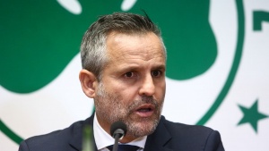 Έ&rho;&chi;&epsilon;&tau;&alpha;&iota; &kappa;&alpha;&iota; &pi;&iota;ά&nu;&epsilon;&iota; &delta;&omicron;&upsilon;&lambda;&epsilon;&iota;ά &omicron; &Rho;ό&kappa;&alpha;