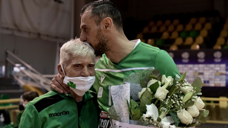 &Tau;&omicron; &laquo;&alpha;&nu;&tau;ί&omicron;&raquo; &tau;&omicron;&upsilon; &Sigma;&omega;&tau;ή&rho;&eta; &Pi;&alpha;&nu;&tau;&alpha;&lambda;έ&omega;&nu; (vids)