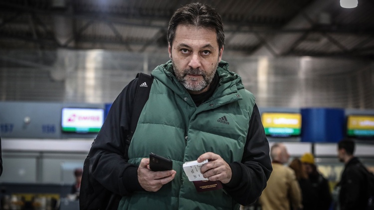 &Sigma;&epsilon;&rho;έ&lambda;&eta;&sigmaf;: &laquo;Έ&chi;&omicron;&upsilon;&mu;&epsilon; &epsilon;&nu;&nu;&iota;ά &mu;&alpha;&tau;&sigmaf; &sigma;&epsilon; 25 &eta;&mu;έ&rho;&epsilon;&sigmaf; &kappa;&alpha;&iota; &pi;&rho;έ&pi;&epsilon;&iota; &nu;&alpha; &alpha;&nu;&tau;&alpha;&pi;&omicron;&kappa;&rho;&iota;&theta;&omicron;ύ&mu;&epsilon;&raquo;