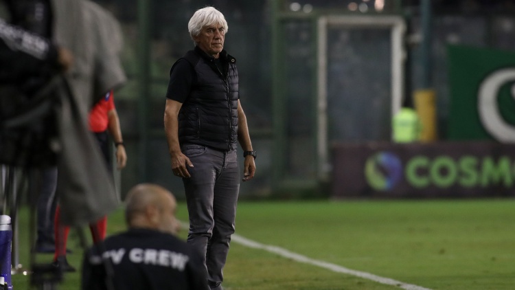 &Gamma;&iota;&omicron;&beta;ά&nu;&omicron;&beta;&iota;&tau;&sigmaf;: &laquo;&Delta;&epsilon;&nu; &pi;&epsilon;&rho;&iota;&mu;έ&nu;&alpha;&mu;&epsilon; &nu;&alpha; &epsilon;&xi;&epsilon;&lambda;&iota;&chi;&theta;&epsilon;ί &tau;ό&sigma;&omicron; &epsilon;ύ&kappa;&omicron;&lambda;&alpha; &tau;&omicron; &pi;&alpha;&iota;&chi;&nu;ί&delta;&iota;&raquo;