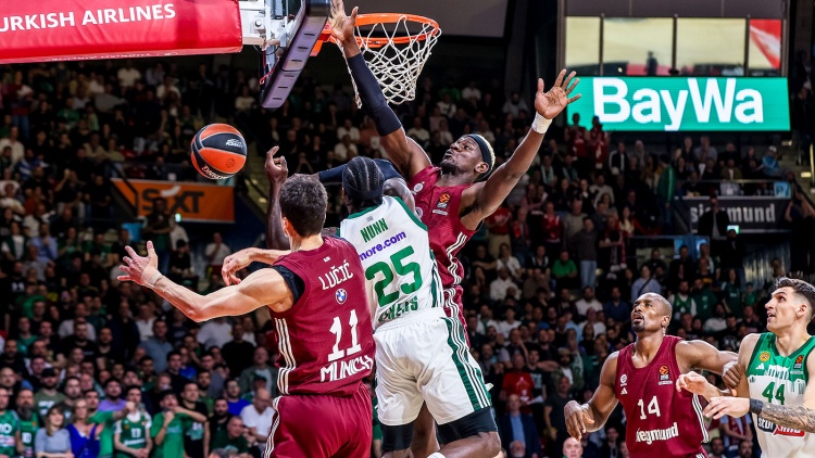 &Tau;&alpha; highlights &tau;&eta;&sigmaf; &nu;ί&kappa;&eta;&sigmaf; &tau;&omicron;&upsilon; &Pi;&alpha;&nu;&alpha;&theta;&eta;&nu;&alpha;ϊ&kappa;&omicron;ύ &sigma;&tau;&omicron; &Mu;ό&nu;&alpha;&chi;&omicron; (vid)