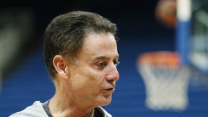 &Pi;&iota;&tau;ί&nu;&omicron;: &laquo;&Omicron;&iota; &pi;&alpha;ί&kappa;&tau;&epsilon;&sigmaf; &epsilon;ί&nu;&alpha;&iota; &kappa;&alpha;&lambda;ύ&tau;&epsilon;&rho;&omicron;&iota; &alpha;&pi;&rsquo; ό&sigma;&omicron; έ&chi;&omicron;&upsilon;&nu; &delta;&epsilon;ί&xi;&epsilon;&iota;&raquo;