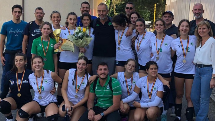 &Sigma;&tau;&eta; &delta;&epsilon;ύ&tau;&epsilon;&rho;&eta; &theta;έ&sigma;&eta; &omicron; &Pi;&alpha;&nu;&alpha;&theta;&eta;&nu;&alpha;ϊ&kappa;ό&sigmaf;
