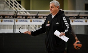 &Pi;&epsilon;&delta;&omicron;&upsilon;&lambda;ά&kappa;&eta;&sigmaf;: &laquo;&Upsilon;&pi;ή&rho;&chi;&epsilon; &alpha;&tau;&mu;ό&sigma;&phi;&alpha;&iota;&rho;&alpha; &pi;&omicron;&upsilon; έ&kappa;&alpha;&nu;&epsilon; &kappa;&alpha;&kappa;ό &sigma;&tau;&eta;&nu; &omicron;&mu;ά&delta;&alpha; &kappa;&alpha;&iota; &pi;&rho;&omicron;&kappa;&alpha;&tau;ά&lambda;&eta;&psi;&eta;&raquo;