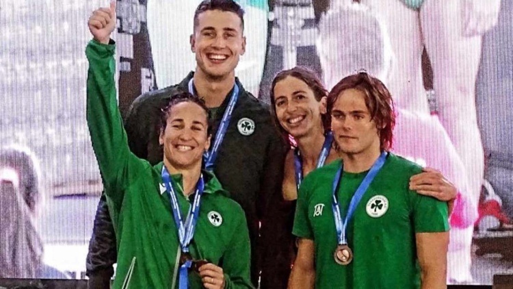 &Chi;ά&lambda;&kappa;&iota;&nu;&omicron; &mu;&epsilon;&tau;ά&lambda;&lambda;&iota;&omicron; &gamma;&iota;&alpha; &tau;&eta;&nu; 4&times;100 &Mu;&iota;&kappa;&tau;ή &Omicron;&mu;&alpha;&delta;&iota;&kappa;ή mixed &tau;&omicron;&upsilon; &Pi;&alpha;&nu;&alpha;&theta;&eta;&nu;&alpha;ϊ&kappa;&omicron;ύ