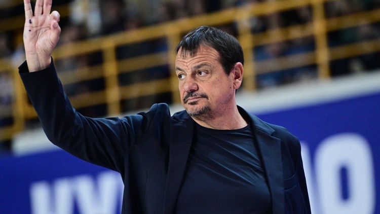 Ά&tau;&alpha;&mu;&alpha;&nu;: &laquo;&Sigma;&tau;&omicron;&upsilon;&sigmaf; &delta;&eta;&mu;&omicron;&sigma;&iota;&omicron;&gamma;&rho;ά&phi;&omicron;&upsilon;&sigmaf; &sigma;&alpha;&sigmaf; &alpha;&rho;έ&sigma;&epsilon;&iota; &nu;&alpha; &delta;&eta;&mu;&iota;&omicron;&upsilon;&rho;&gamma;&epsilon;ί&tau;&epsilon; &delta;&rho;ά&mu;&alpha;, &epsilon;&mu;&epsilon;ί&sigmaf; &delta;&epsilon;&nu; &epsilon;ί&chi;&alpha;&mu;&epsilon; &kappa;&alpha;&nu;έ&nu;&alpha; &delta;&rho;ά&mu;&alpha; &mu;&epsilon;&tau;ά &tau;&omicron;&nu; &Kappa;&omicron;&lambda;&omicron;&sigma;&sigma;ό&raquo;