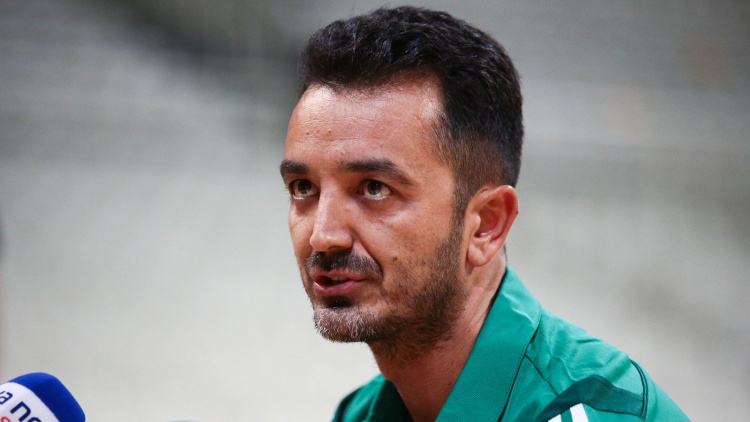 &Beta;ό&beta;&omicron;&rho;&alpha;&sigmaf;: &laquo;&Nu;&alpha; &beta;&rho;&omicron;ύ&mu;&epsilon; &tau;&eta;&nu; &alpha;&gamma;&omega;&nu;&iota;&sigma;&tau;&iota;&kappa;ή &mu;&alpha;&sigmaf; &tau;&alpha;&upsilon;&tau;ό&tau;&eta;&tau;&alpha;&raquo;