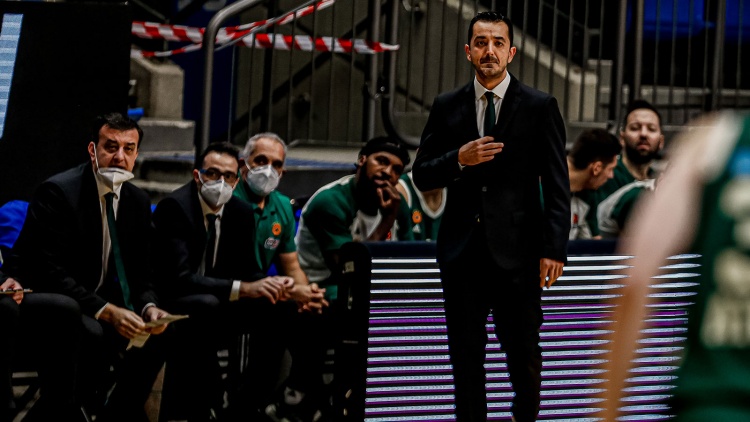 &Beta;ό&beta;&omicron;&rho;&alpha;&sigmaf;: &laquo;&Xi;&omicron;&delta;έ&psi;&alpha;&mu;&epsilon; έ&nu;&alpha; &eta;&mu;ί&chi;&rho;&omicron;&nu;&omicron; &gamma;&iota;&alpha; &nu;&alpha; &mu;&pi;&omicron;ύ&mu;&epsilon; &sigma;&tau;&omicron; &mu;&alpha;&tau;&sigmaf;&raquo;