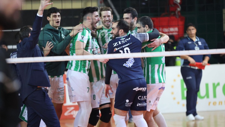 &Sigma;&tau;&omicron;&nu; &Pi;&alpha;&nu;&alpha;&theta;&eta;&nu;&alpha;ϊ&kappa;ό &tau;&omicron; Super Cup!