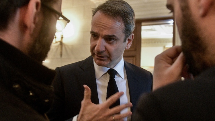 &Mu;&eta;&tau;&sigma;&omicron;&tau;ά&kappa;&eta;&sigmaf;: &laquo;&Omicron; &Pi;&alpha;&nu;&alpha;&theta;&eta;&nu;&alpha;ϊ&kappa;ό&sigmaf;, &eta; &omicron;&mu;ά&delta;&alpha; &tau;&omega;&nu; &Alpha;&theta;&eta;&nu;ώ&nu;, &alpha;&pi;&omicron;&kappa;&tau;ά &tau;&omicron; &delta;&iota;&kappa;ό &tau;&eta;&sigmaf; &upsilon;&pi;&epsilon;&rho;&sigma;ύ&gamma;&chi;&rho;&omicron;&nu;&omicron; &gamma;ή&pi;&epsilon;&delta;&omicron;&raquo;
