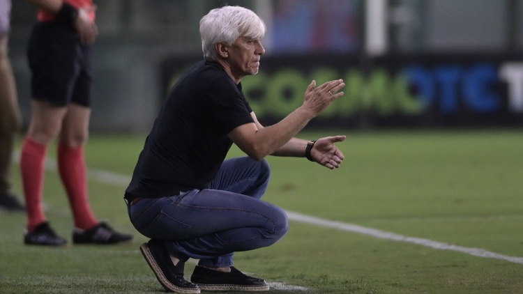 &Gamma;&iota;&omicron;&beta;ά&nu;&omicron;&beta;&iota;&tau;&sigmaf;: &laquo;&Delta;&epsilon;&nu; &epsilon;ί&chi;&alpha;&mu;&epsilon; &tau;&eta;&nu; &epsilon;&nu;έ&rho;&gamma;&epsilon;&iota;&alpha; &pi;&omicron;&upsilon; &theta;&alpha; έ&pi;&rho;&epsilon;&pi;&epsilon; - &Sigma;&eta;&mu;&alpha;&nu;&tau;&iota;&kappa;ό &pi;&omicron;&upsilon; &kappa;&epsilon;&rho;&delta;ί&sigma;&alpha;&mu;&epsilon;&raquo;