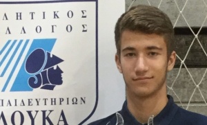&Epsilon;&pi;έ&nu;&delta;&upsilon;&sigma;&eta; &mu;&epsilon; &Kappa;&omega;&sigma;&tau;ό&pi;&omicron;&upsilon;&lambda;&omicron; &omicron; &Pi;&alpha;&nu;&alpha;&theta;&eta;&nu;&alpha;ϊ&kappa;ό&sigmaf;