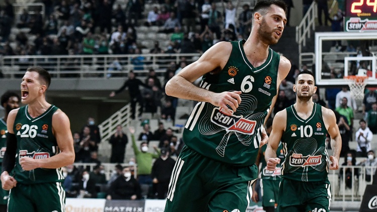 &Pi;&alpha;&pi;&alpha;&gamma;&iota;ά&nu;&nu;&eta;&sigmaf;: &laquo;&Mu;&epsilon; &beta;&omicron;ή&theta;&eta;&sigma;&alpha;&nu; &pi;&omicron;&lambda;ύ &omicron;&iota; &sigma;&upsilon;&mu;&pi;&alpha;ί&kappa;&tau;&epsilon;&sigmaf; &mu;&omicron;&upsilon;&raquo;