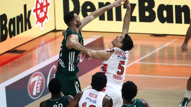 Euroleague: &Sigma;&tau;&omicron; Top 10 &tau;&omega;&nu; &kappa;&omicron;&psi;&iota;&mu;ά&tau;&omega;&nu; &gamma;&iota;&alpha; &tau;&omicron; &Delta;&epsilon;&kappa;έ&mu;&beta;&rho;&iota;&omicron; &omicron; &Pi;&alpha;&pi;&alpha;&gamma;&iota;ά&nu;&nu;&eta;&sigmaf; (vid)