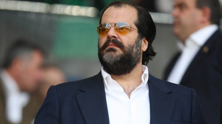 &Pi;&alpha;&tau;έ&rho;&alpha;&sigmaf;: &laquo;&Omicron; &Alpha;&lambda;&alpha;&phi;&omicron;ύ&zeta;&omicron;&sigmaf; έ&chi;&alpha;&sigma;&epsilon; &delta;ύ&omicron; &pi;&rho;&omega;&tau;&alpha;&theta;&lambda;ή&mu;&alpha;&tau;&alpha; &alpha;&pi;ό &tau;&eta; &delta;&iota;&alpha;&iota;&tau;&eta;&sigma;ί&alpha; - Έ&chi;&epsilon;&iota; &beta;ά&lambda;&epsilon;&iota; &pi;&omicron;&lambda;&lambda;ά &chi;&rho;ή&mu;&alpha;&tau;&alpha;&raquo;