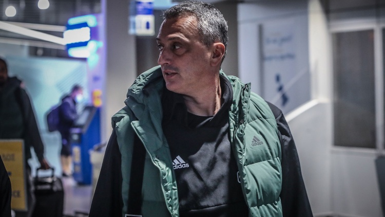 &Rho;ά&nu;&tau;&omicron;&nu;&iota;&tau;&sigmaf;: &laquo;&Theta;&alpha; &pi;&alpha;ί&xi;&epsilon;&iota; &rho;ό&lambda;&omicron; &eta; &tau;&rho;&alpha;&nu;&zeta;ί&sigma;&iota;&omicron;&nu; ά&mu;&upsilon;&nu;&alpha;, &tau;&alpha; box out &kappa;&alpha;&iota; &nu;&alpha; &delta;&iota;&alpha;&beta;ά&sigma;&omicron;&upsilon;&mu;&epsilon; &kappa;&alpha;&lambda;ά &tau;&omicron; &pi;&alpha;&iota;&chi;&nu;ί&delta;&iota;&raquo;