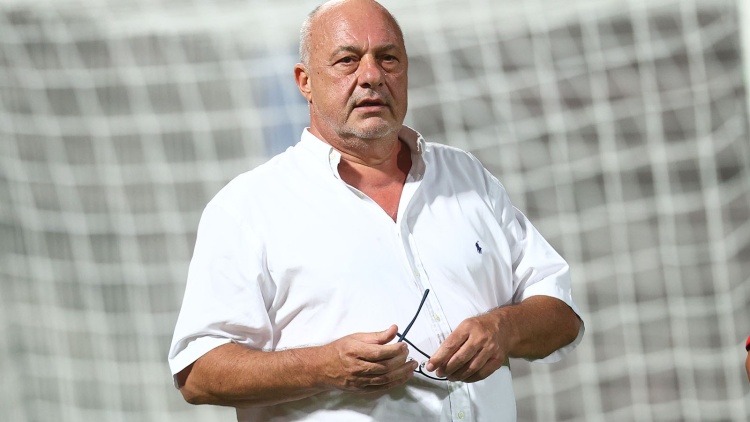 &Mu;&pi;έ&omicron;&sigmaf;: &laquo;&Theta;&alpha; &beta;ά&lambda;&omega; &epsilon;&gamma;ώ &tau;&iota;&sigmaf; &kappa;ά&mu;&epsilon;&rho;&epsilon;&sigmaf; &kappa;&alpha;&iota; &tau;&omicron; &tau;&omicron;&upsilon;&rho;&nu;&iota;&kappa;έ - &Mu;&pi;&omicron;&rho;&epsilon;ί &omicron; &tau;&epsilon;&lambda;&iota;&kappa;ό&sigmaf; &nu;&alpha; &gamma;ί&nu;&epsilon;&iota; &mu;&epsilon; 15.000 &kappa;ό&sigma;&mu;&omicron;&raquo;