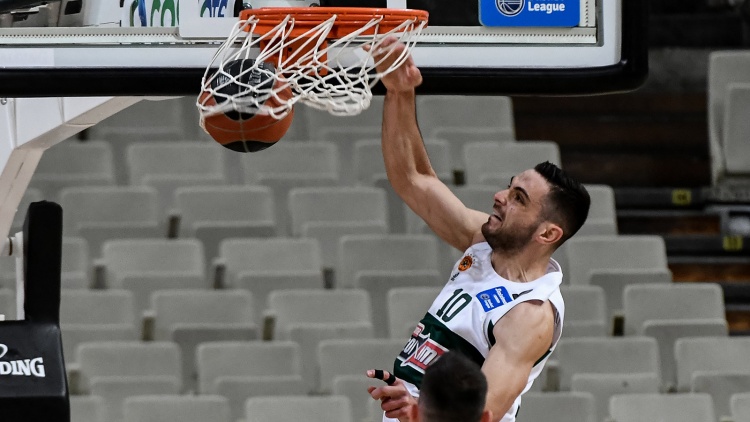 &Pi;&alpha;&pi;&alpha;&pi;έ&tau;&rho;&omicron;&upsilon;: &laquo;&Pi;&alpha;ί&zeta;&omicron;&upsilon;&mu;&epsilon; &tau;&omicron; &kappa;&alpha;&lambda;ύ&tau;&epsilon;&rho;&omicron; &mu;&pi;ά&sigma;&kappa;&epsilon;&tau; &tau;&eta;&sigmaf; &sigma;&epsilon;&zeta;ό&nu;&raquo;